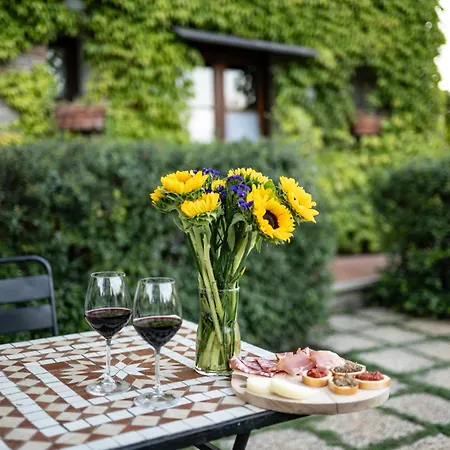 Borgo Santa Maria In Valle * ラテリーナ